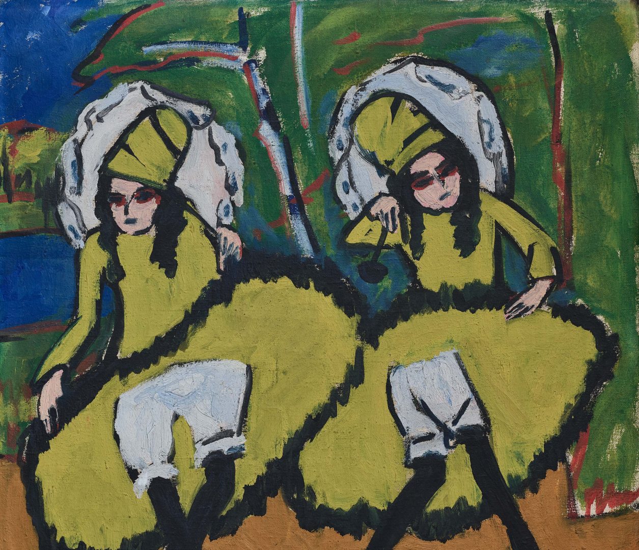 Ein ausdrucksstarkes Gemälde zeigt zwei Frauen in gelben Kleidern und großen weißen Hüten, die nebeneinander sitzen. Ihre Gesichter sind mit dunklen Linien vor einem leuchtend grünen und blauen Hintergrund umrissen.
