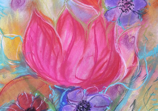 Ein lebhaftes, farbenfrohes Gemälde mit einer großen rosafarbenen Blume in der Mitte, umgeben von lila und roten Blüten, mit wirbelnden blauen, grünen und gelben Strichen im Hintergrund, die eine abstrakte, lebendige Komposition ergeben.